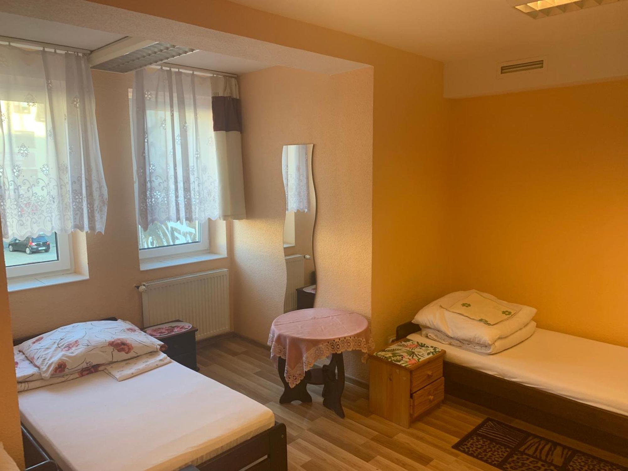 Tanie Noclegi Bartek Kielce Exterior photo